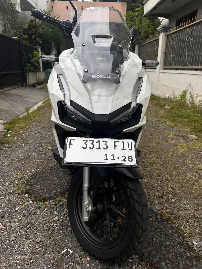 ADV 160 2023 CBS PUTIH KM 8 RB ASLI