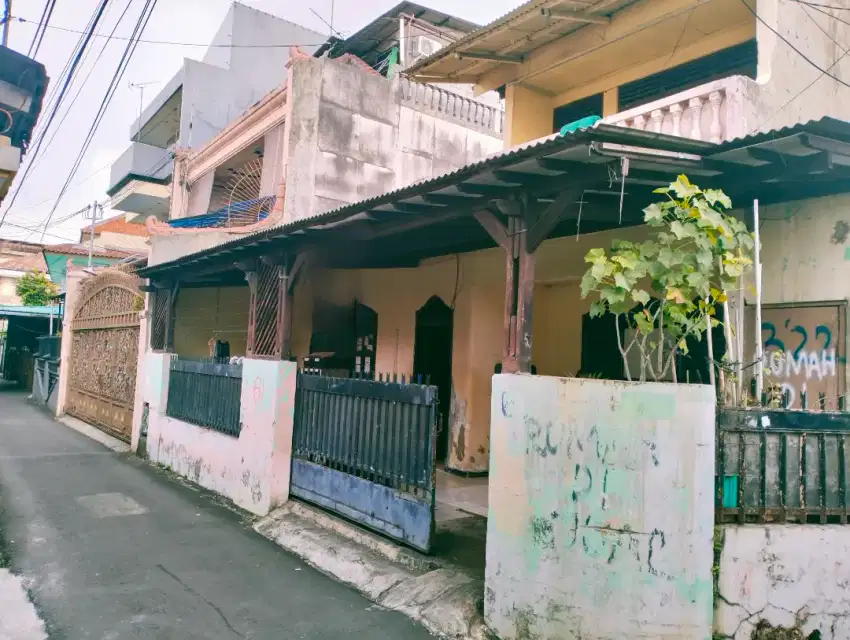 Dijual rumah hitung tanah saja cocok unt kosan lokasi tebet barat