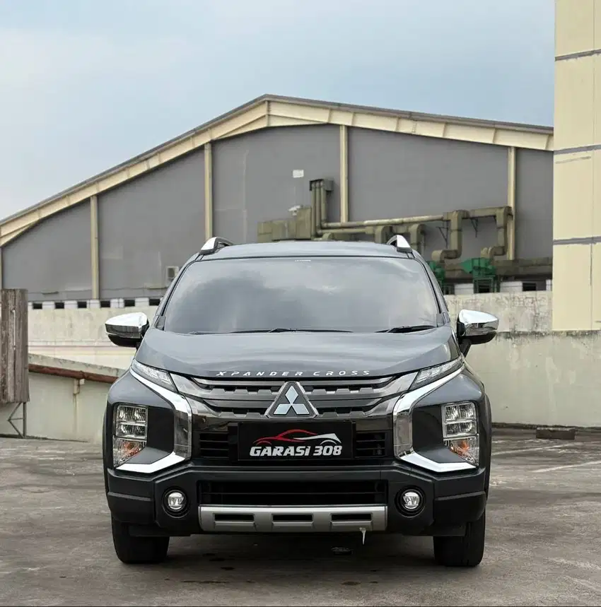 CASH - Mitsubishi Xpander Cross 1.5 AT Automatic 2019 Abu Genap