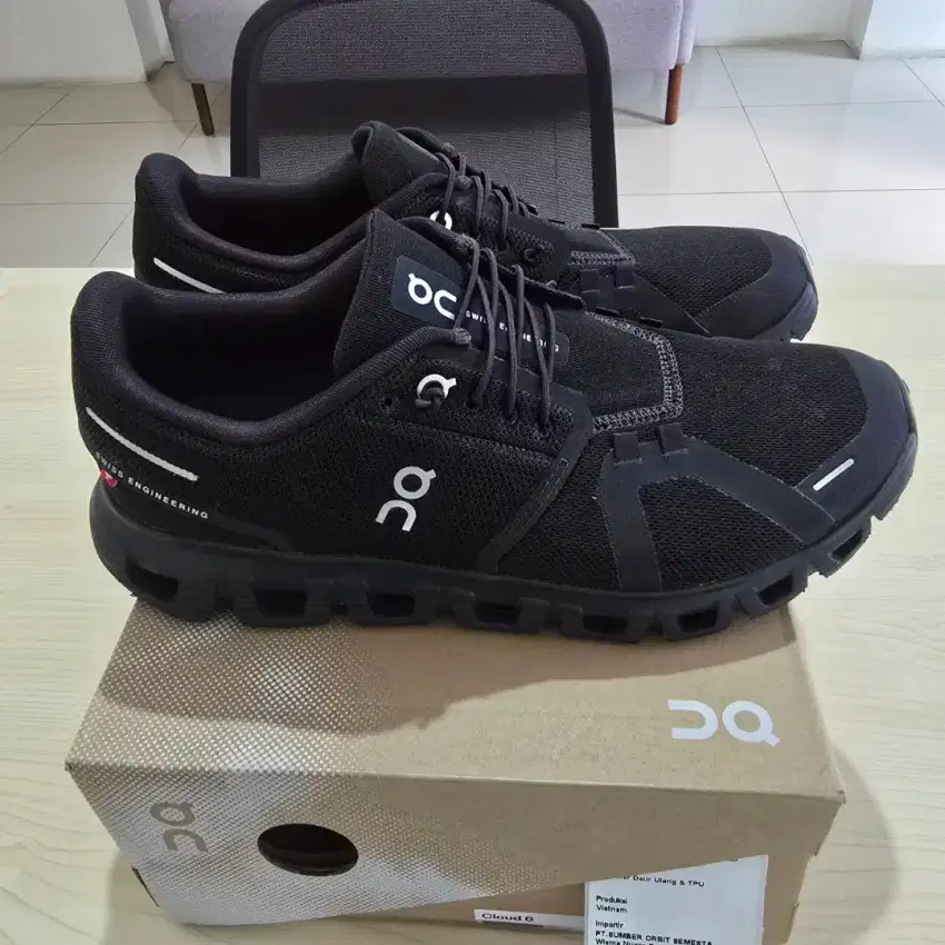 Sepatu On Cloud 6 All Black