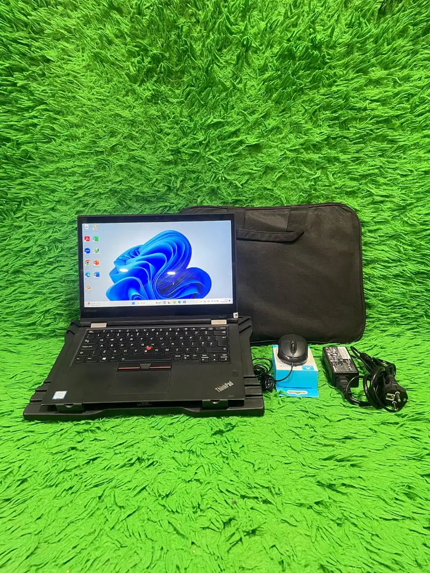 Dijual Lenovo Thinkpad X370.Core i5-8365u/RAM 16GB/SSD 256GB Normal