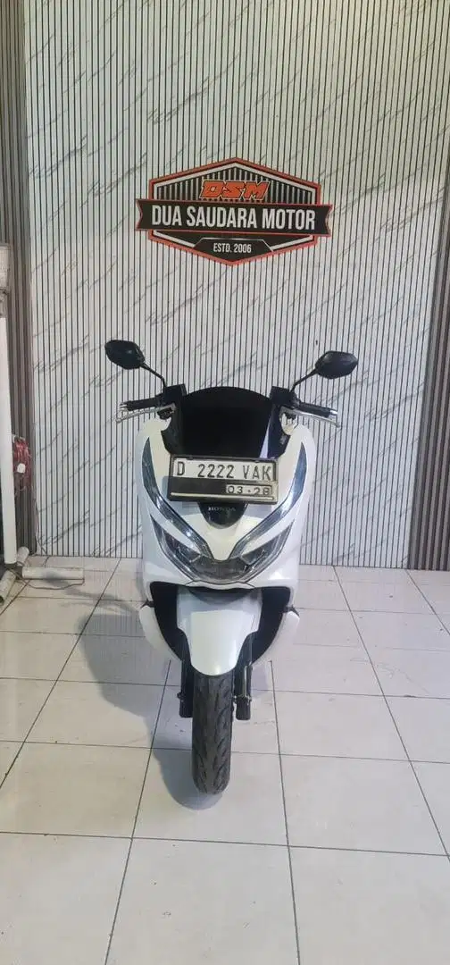 Pcx cbs 2018 putih