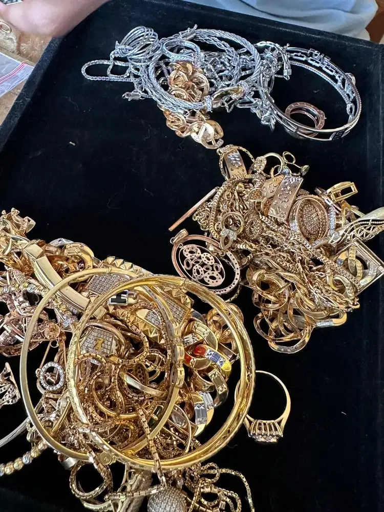 Terima jual beli emas dan berlian dengan harga terbaik bisa COD