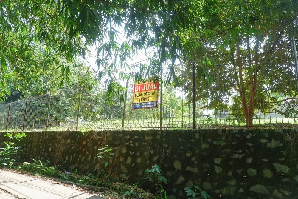 TANAH DIJUAL (STRATEGIS UNTUK USAHA ATAU PERGUDANGAN)