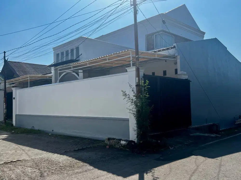 RUMAH SUDUT CANTIK MODERN TENGAH KOTA FULL INTERIOR LANGSUNG TINGGAL