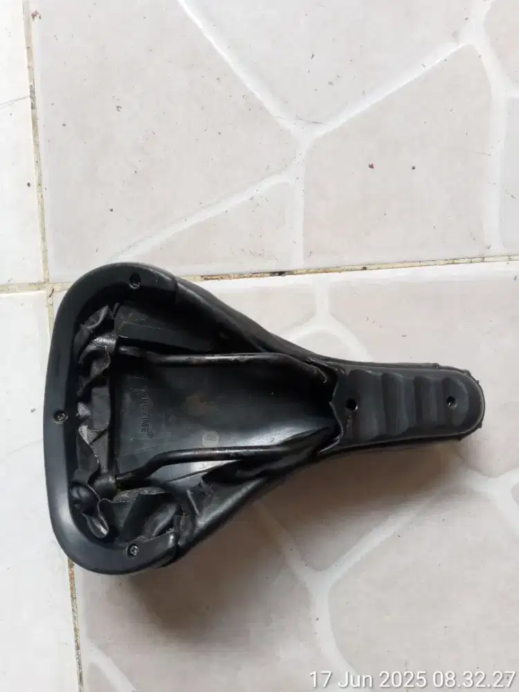 sadel sepeda minion japan