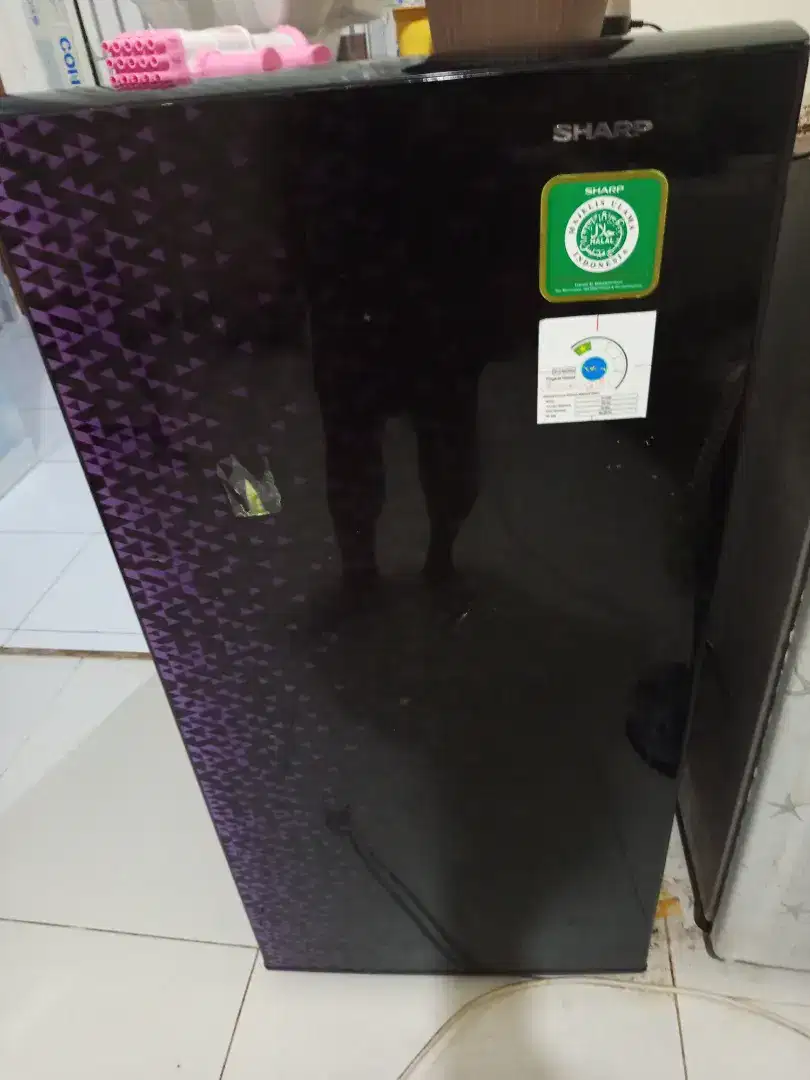 Di jual kulkas Sharp