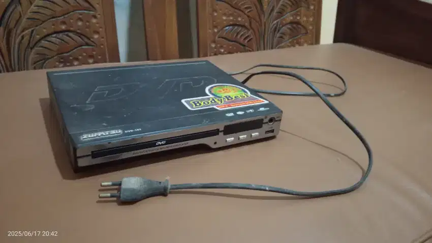 CD/DVD/USB player