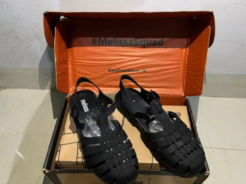 SENDAL MELISA POSSESSION HITAM