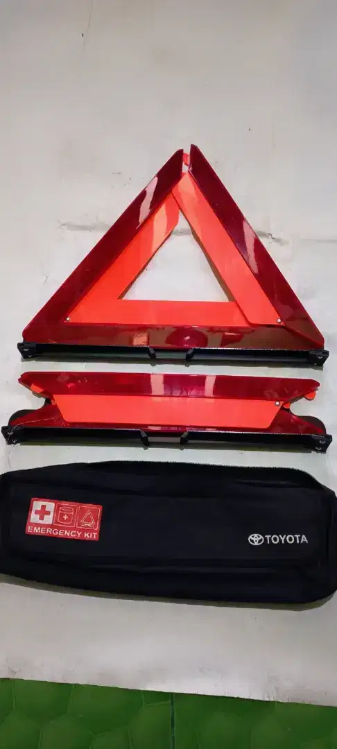 Segi Tiga Pengaman Ori Toyota