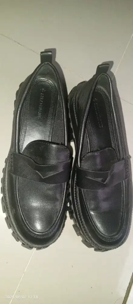 Sepatu stradivarius ori