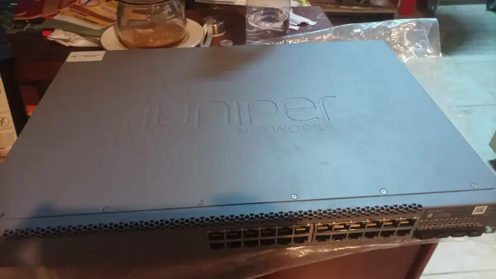 Juniper EX2300 24P used-like new
