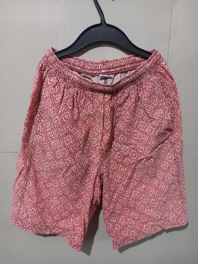 Celana santai Uniqlo size M