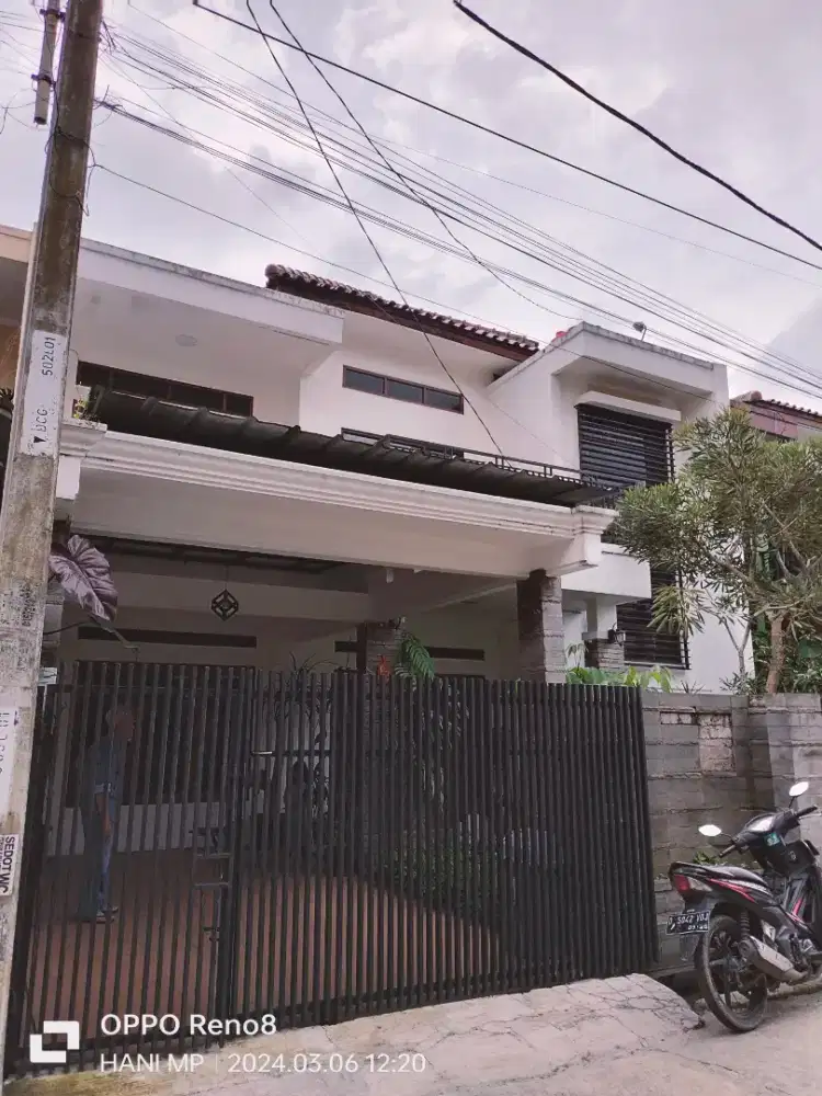Rumah Minimalis modern 2 Lantai di Ciwaruga
