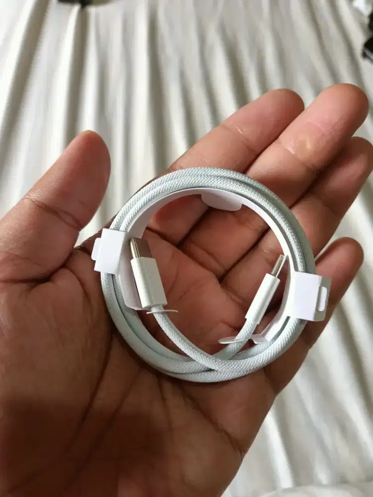 Kabel charger iPhone 15 C to C