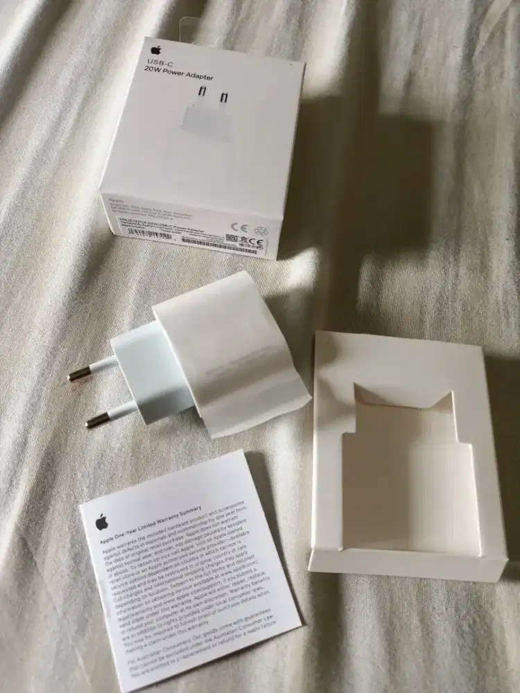 Adaptor iPhone 13 20 watt