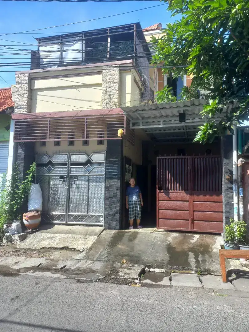 Dijual rumah + kos putri (nego)