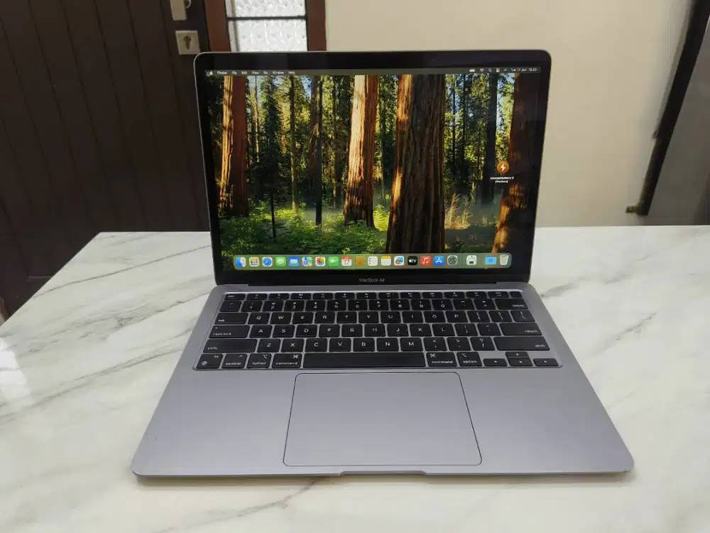 MacBook Air M1 2020 13in Chip Apple M1 Chip RAM 8GB SSD 128GB