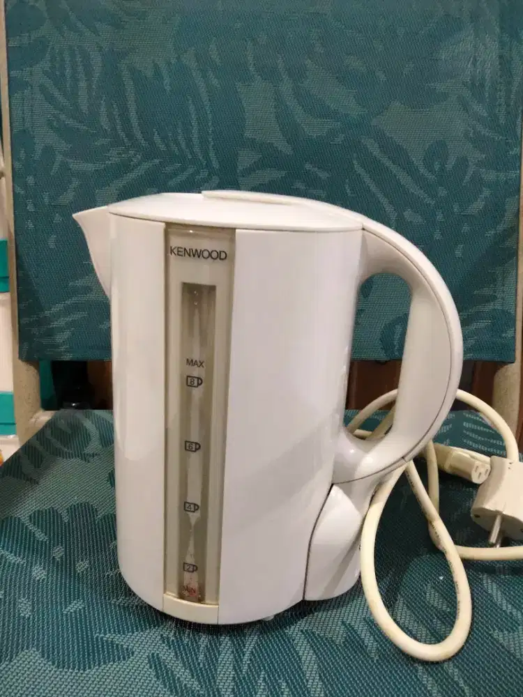 Kenwood JK300 teko listrik pemanas air 1.7 liter (bekas)
