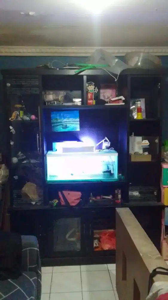 Lemari tv / pajangan jual cepat