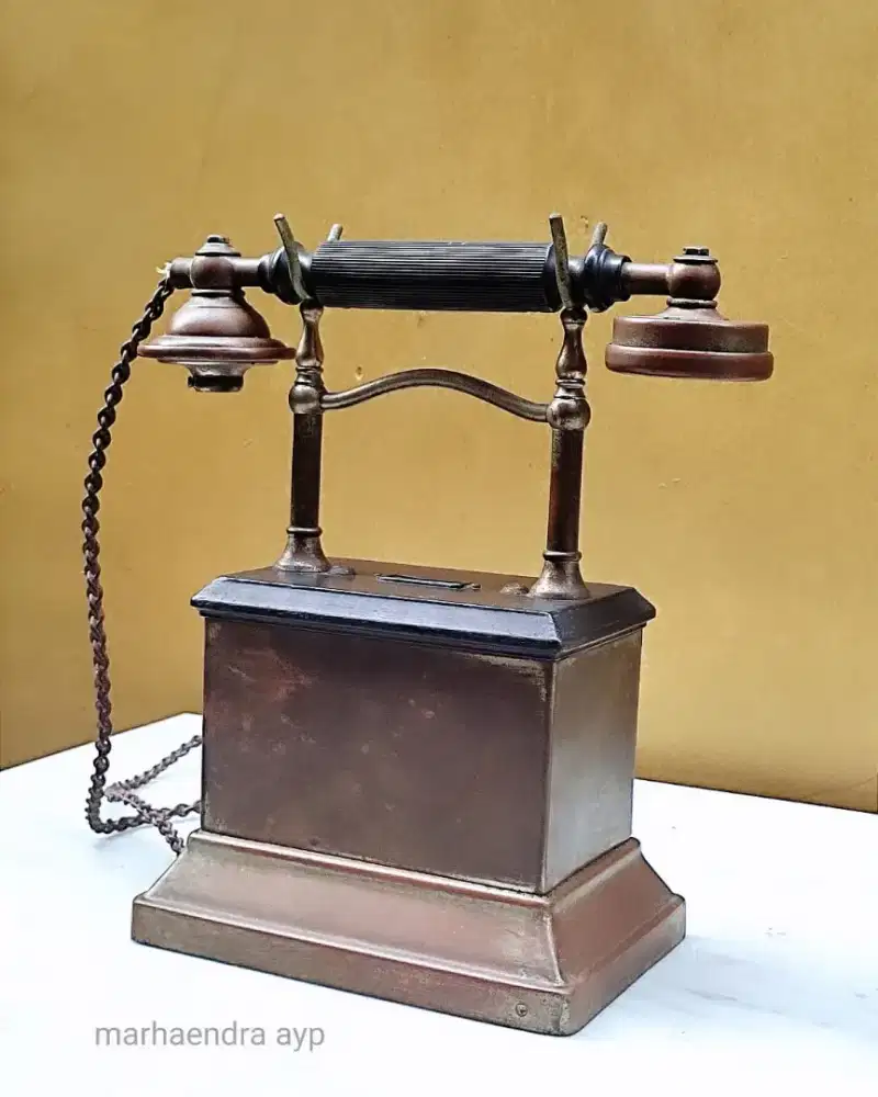 Telepon ericsson era kolonial