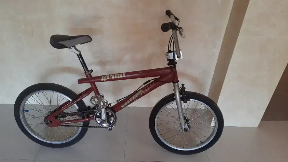 Sepeda BMX freestyle Polygon orisinil
