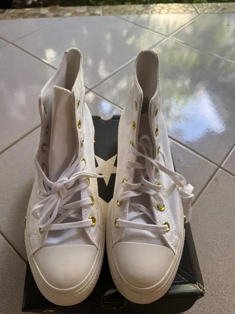 Sepatu Converse Wanita