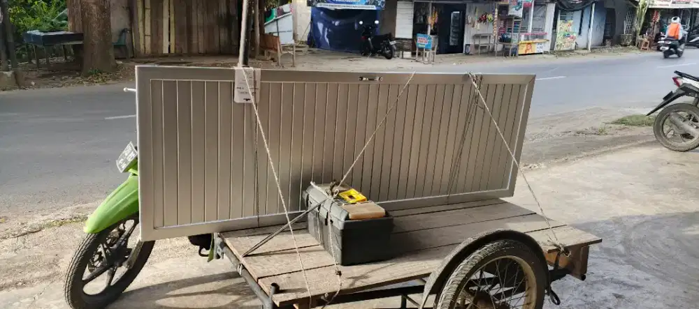 Pintu toilet aluminium tempahan baru