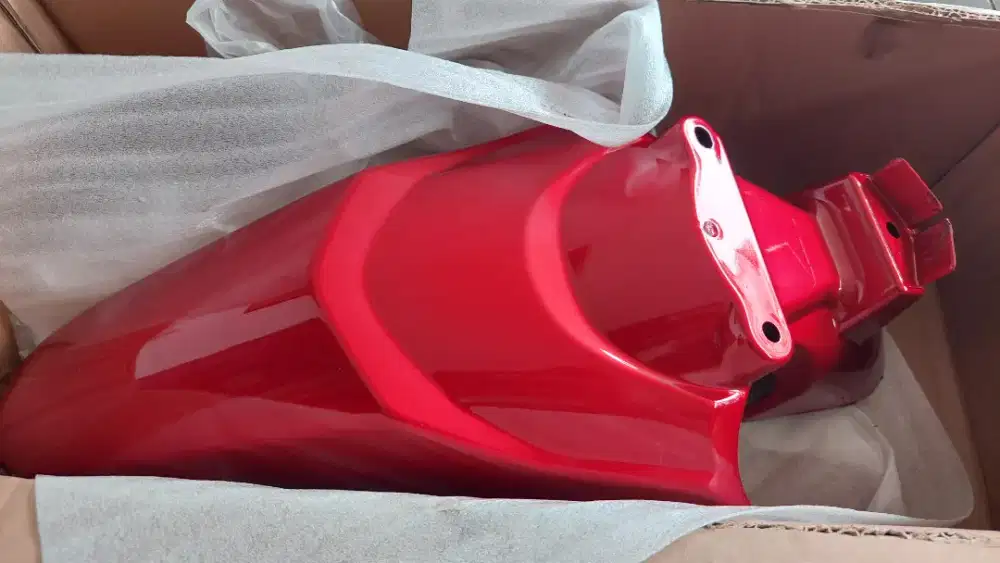 (JUAL RUGI) Slebor/spakbor depan Honda Vario 110CW Karbu