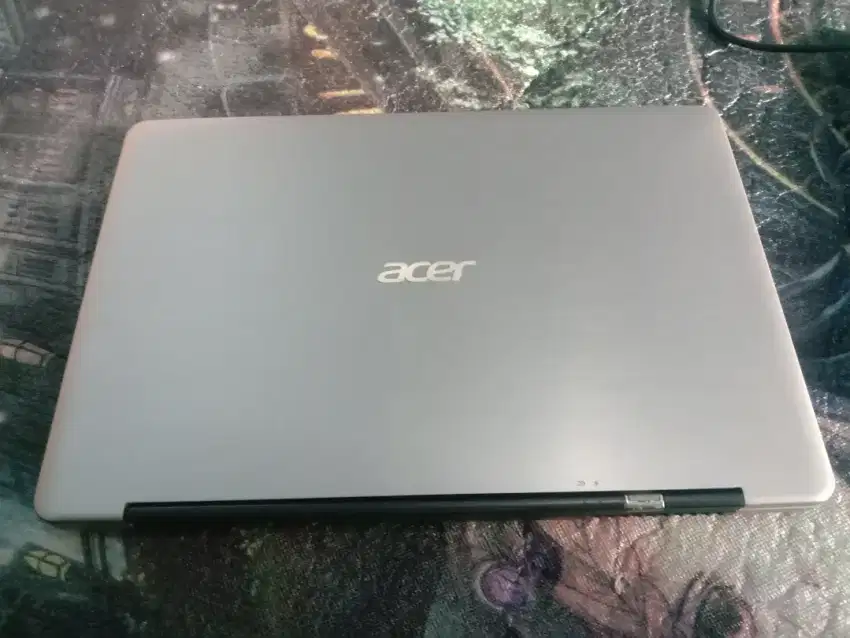 Laptop Acer Core i5 Super tipis Slim (terima servis laptop,PC & CCTV)