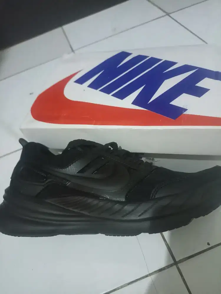 Nike full black