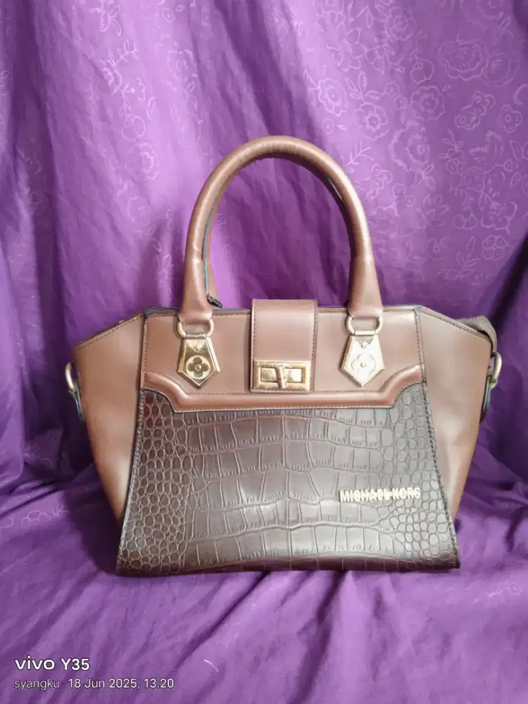 Tas tenteng Michael cors