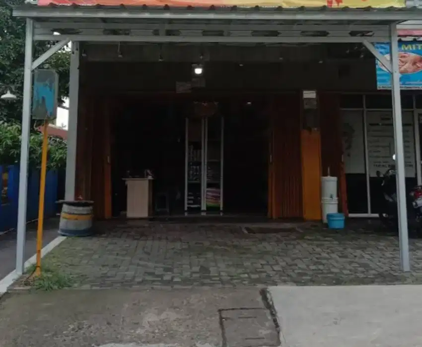 Kanopi baja ringan