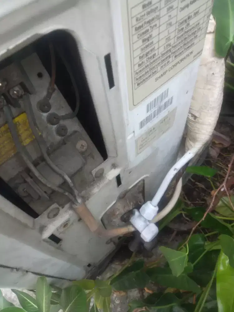 Service kulkas dan AC split
