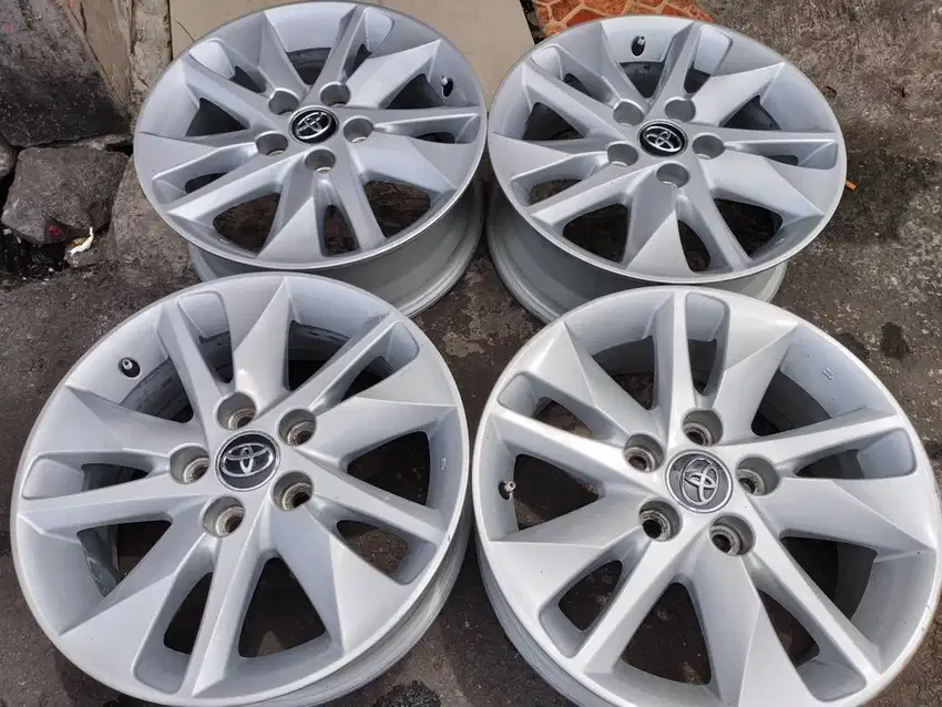 Velg Toyota inova Rebont R.16 ori