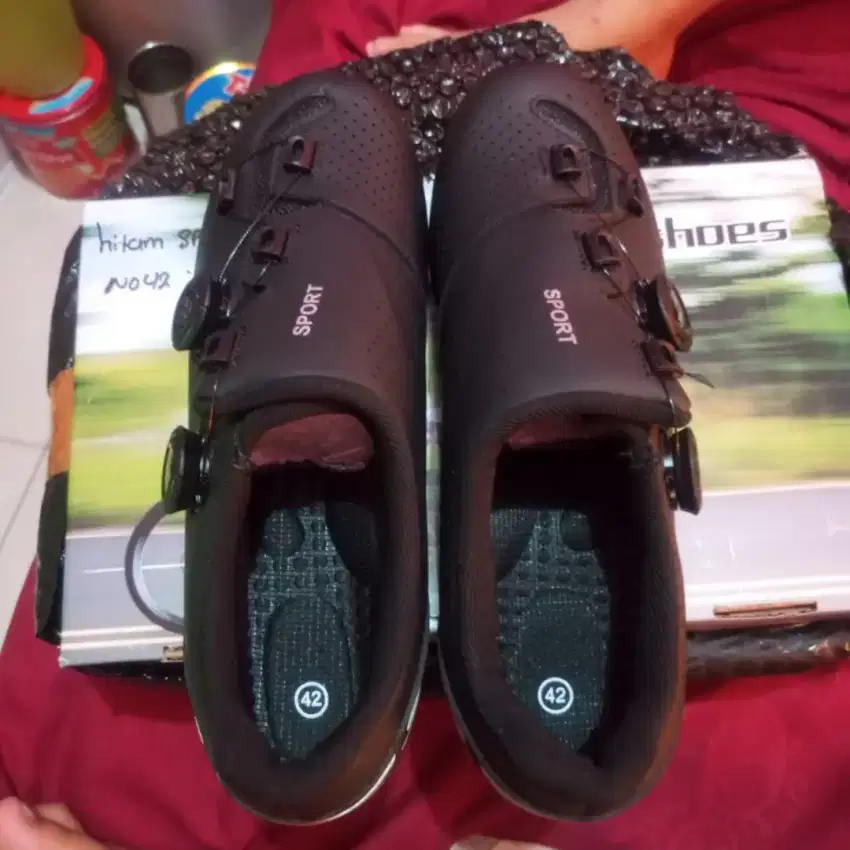 Sepatu roadbike non cleat no 42