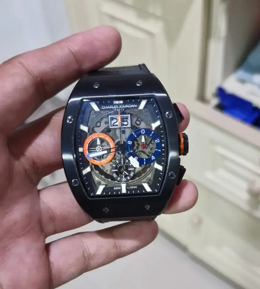 Jam tangan pria Charles Jourdan