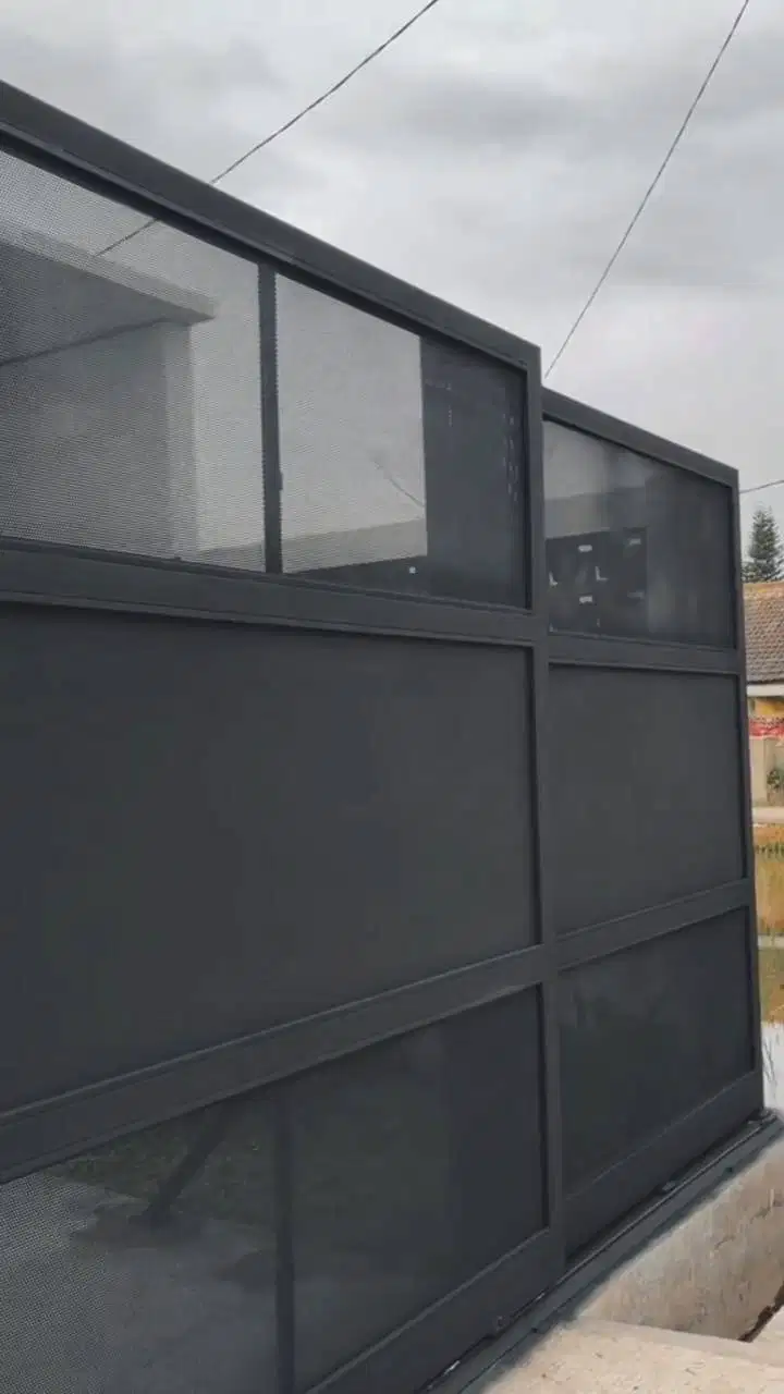 Pager rumah plat esser dan perforated