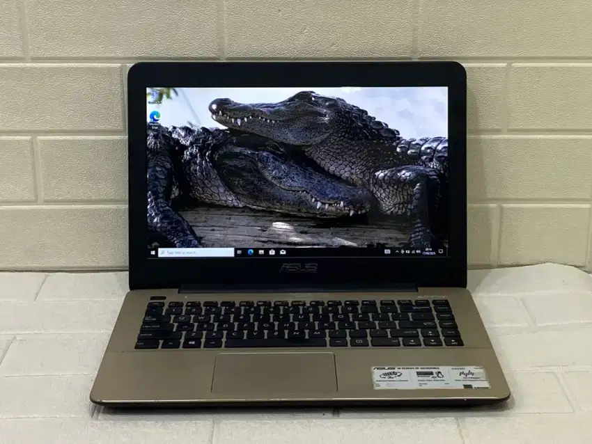 Laptop Asus X455DG   /processor Intel Core AMD A10-8709P Radeon R6