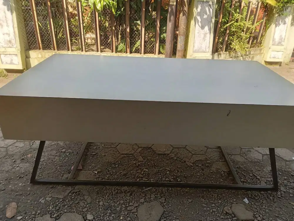 meja display butik mall murah bagus