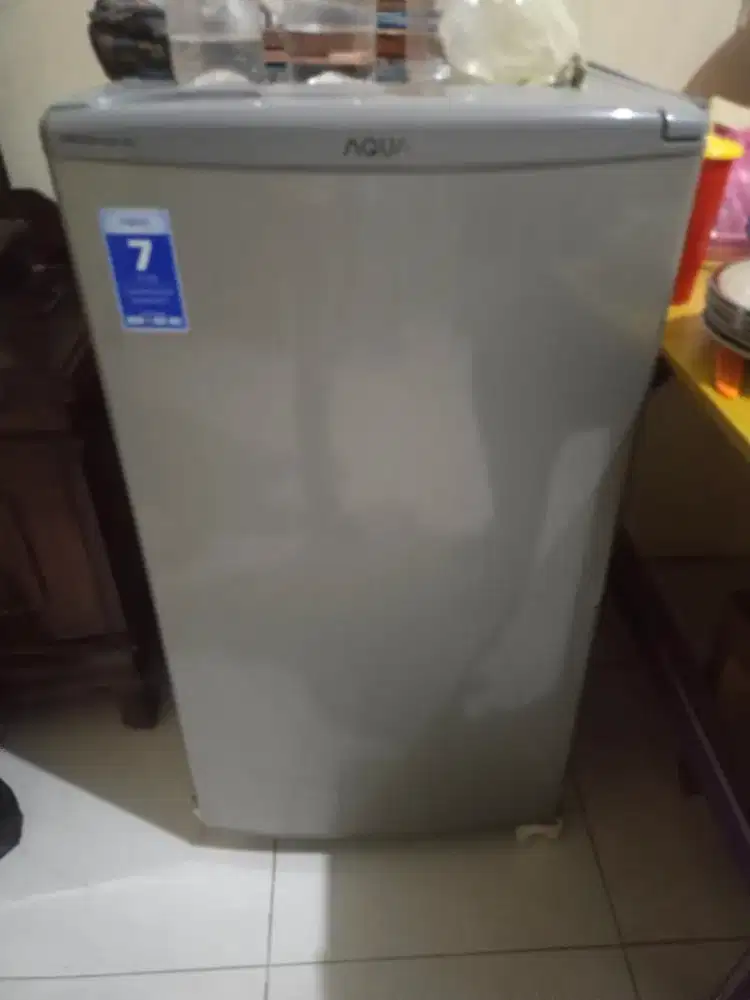 DIJUAL Kulkas AQUA Freezer AQF-S4