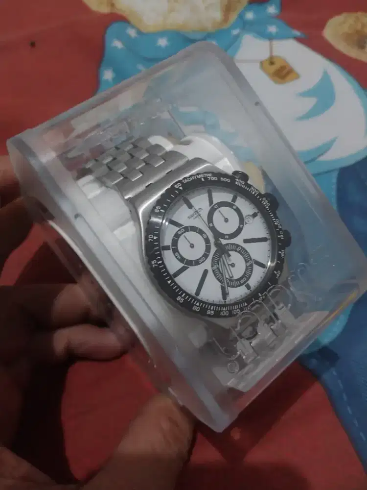 Jam analog sesuai gambar