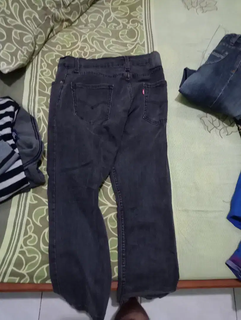 Celana Levis black