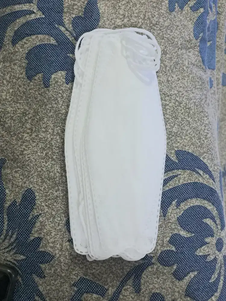 Masker pelindung hidung dan mulut KF 94 Korea isi 10pcs