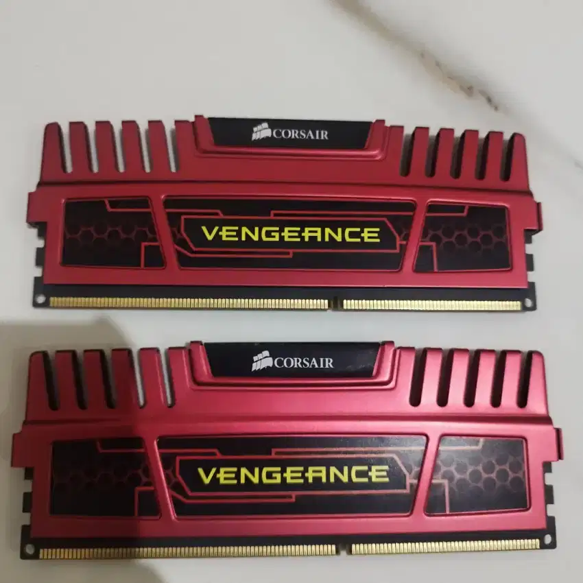 Ram ddr3 2 keping 4x2 Gb (8gb) corsair vengeance original garansi DTG