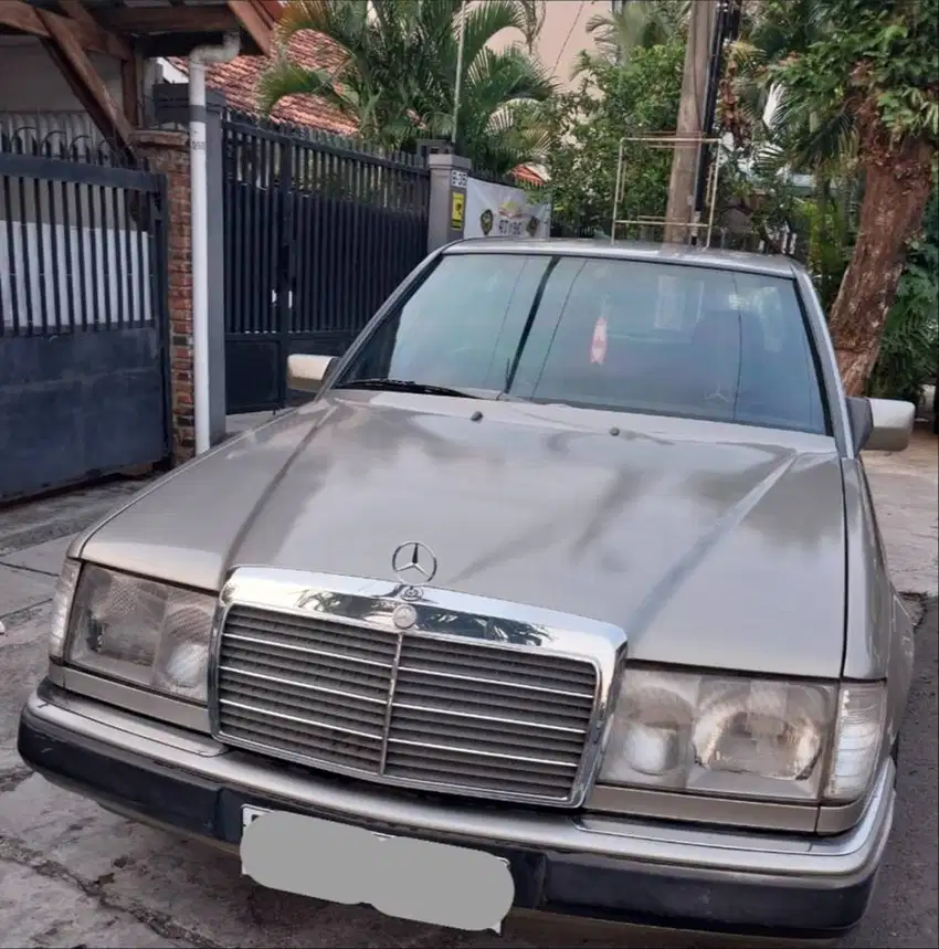 Mercedes Benz 230e W124