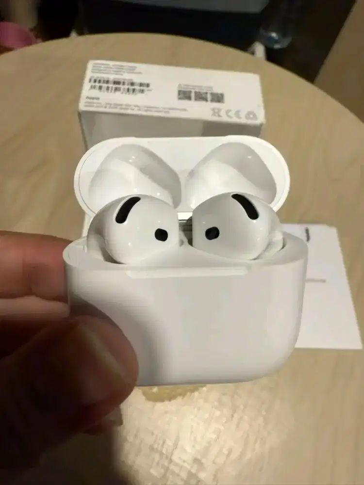 Airpods 4 with anc