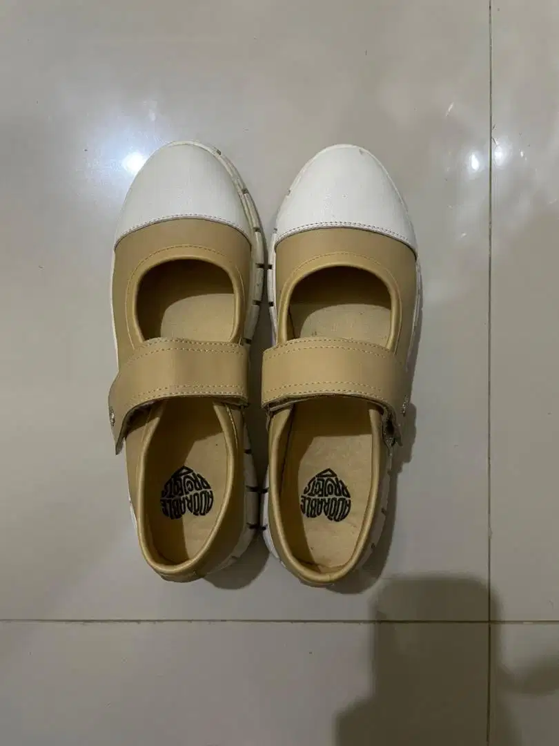 Sepatu Adorable Project