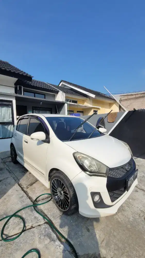 Daihatsu Sirion 2015