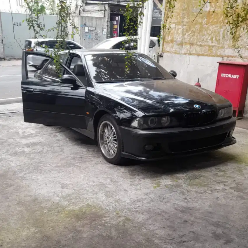Bmw 520i modif M5